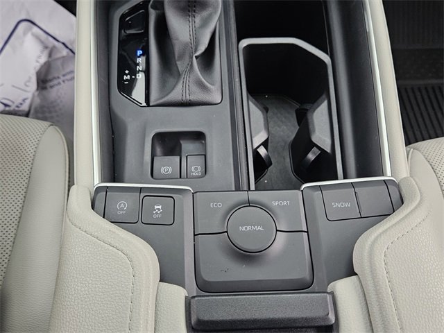 Used 2024 Toyota Grand Highlander Limited image 19