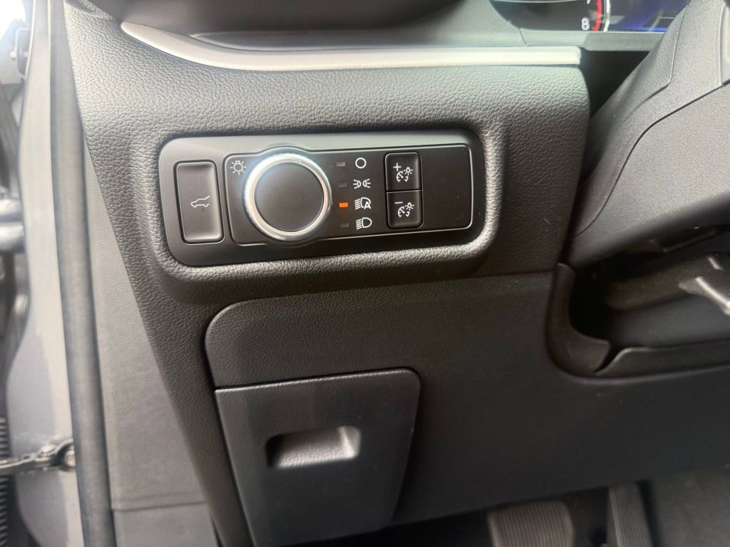 Used 2024 Ford Explorer XLT AWD/4WD image 14