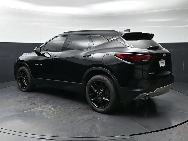 Used 2023 Chevrolet Blazer LT w/ Sound & Technology Package FWD image 3