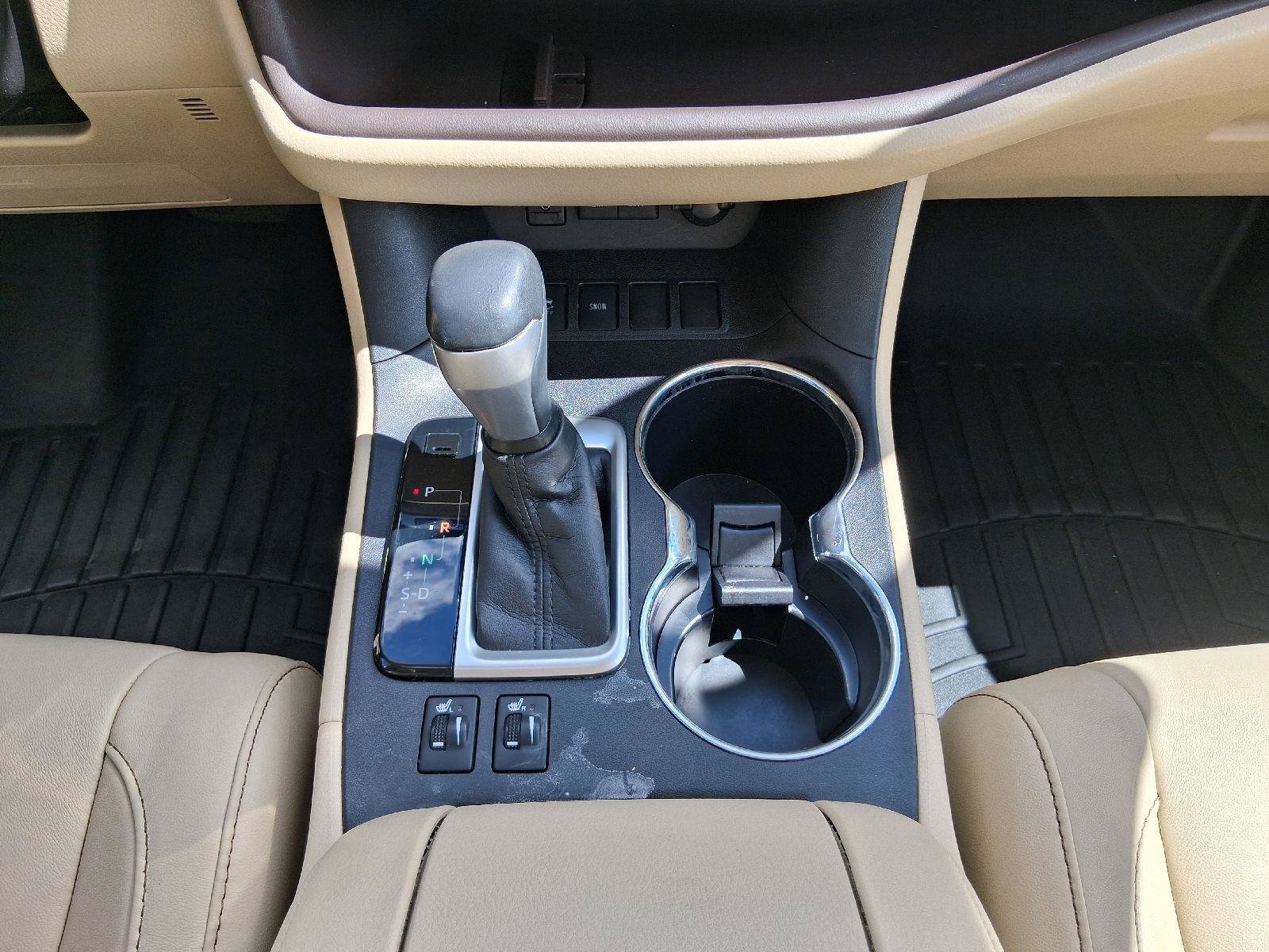 Certified 2017 Toyota Highlander XLE FWD image 30