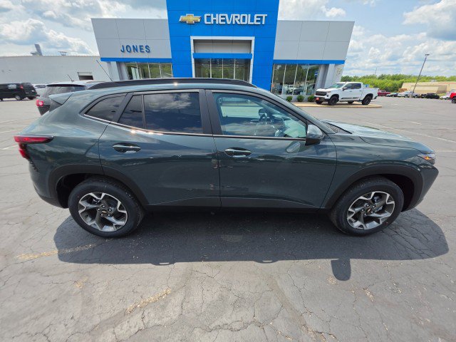New 2026 Chevrolet Trax LT w/ Driver Confidence Package FWD image 6