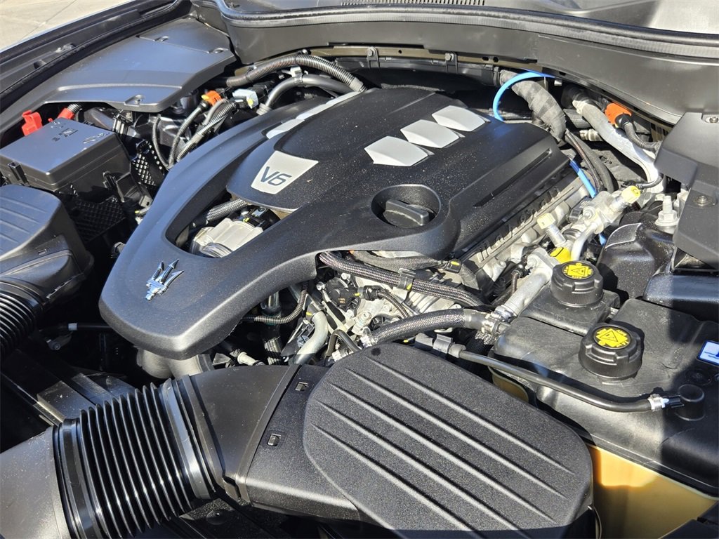 Used 2022 Maserati Levante GT image 19