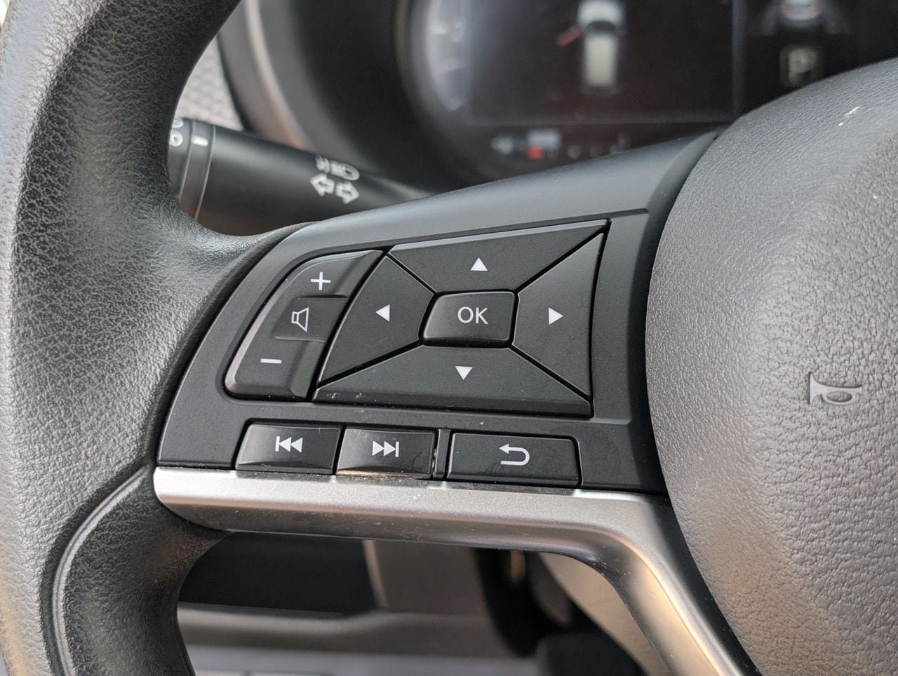 Used 2022 Nissan Kicks SV FWD image 23