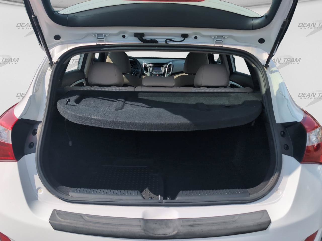 Used 2016 Hyundai Elantra GT FWD image 9