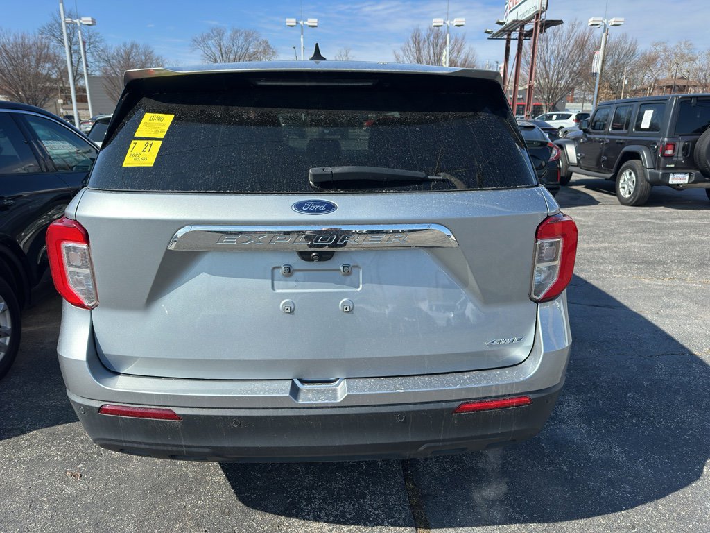 Used 2022 Ford Explorer 4WD image 2