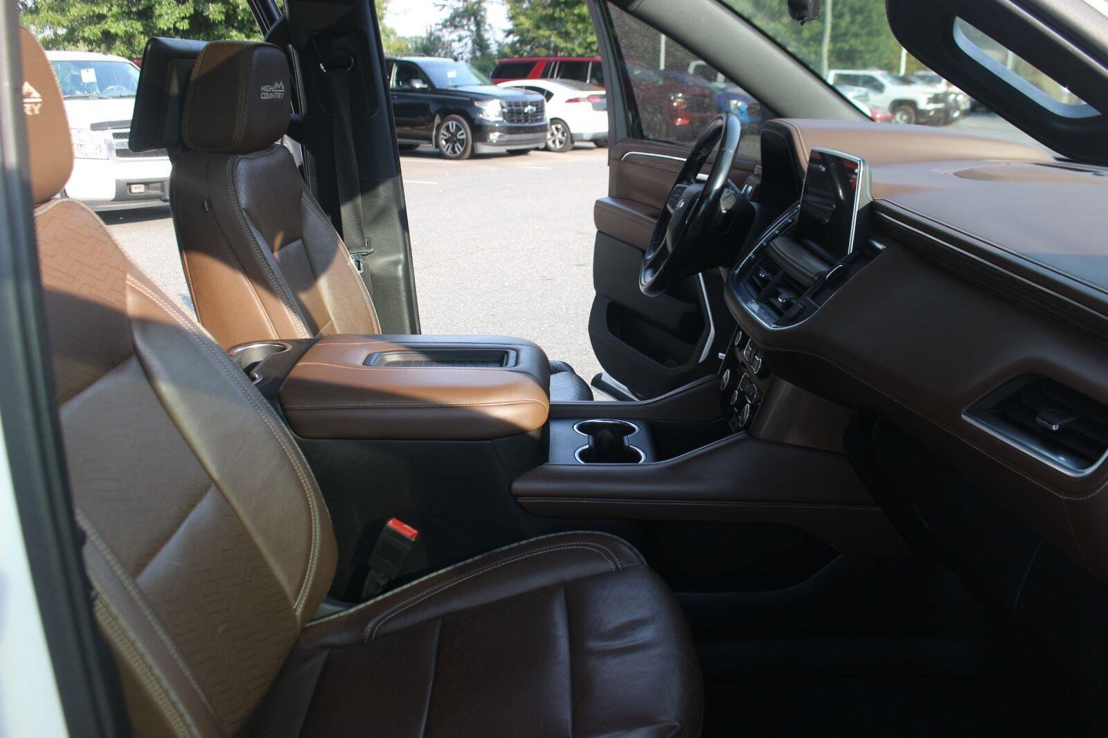 Used 2021 Chevrolet Tahoe High Country w/ Premium Package AWD/4WD image 39