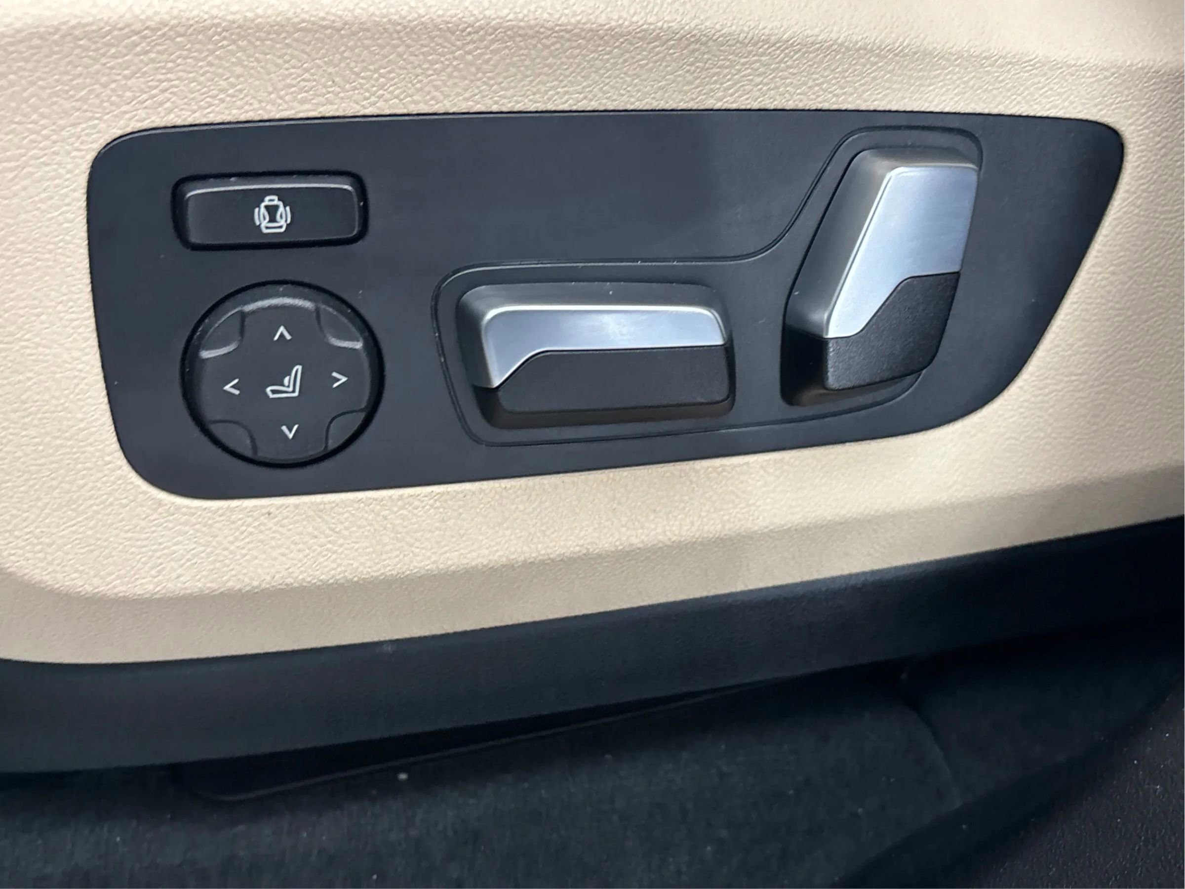Used 2019 BMW X5 xDrive40i w/ Convenience Package image 23