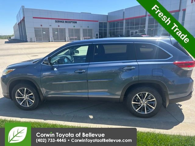 Used 2019 Toyota Highlander XLE w/ Protection Package #3 AWD/4WD image 7