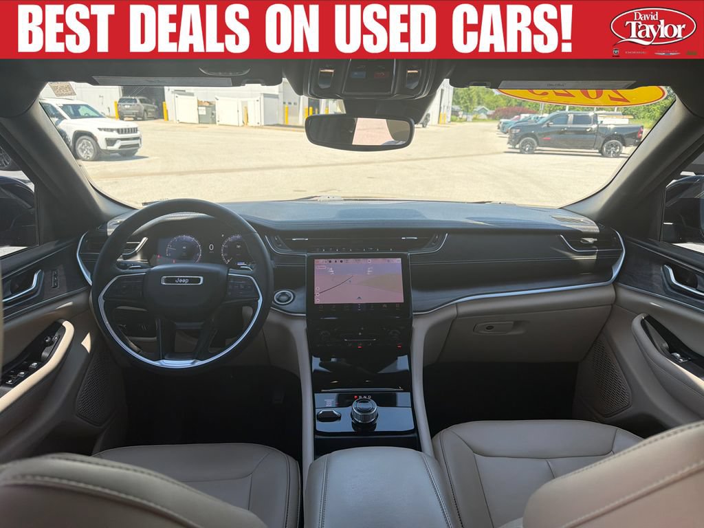 Used 2023 Jeep Grand Cherokee Limited AWD/4WD image 24