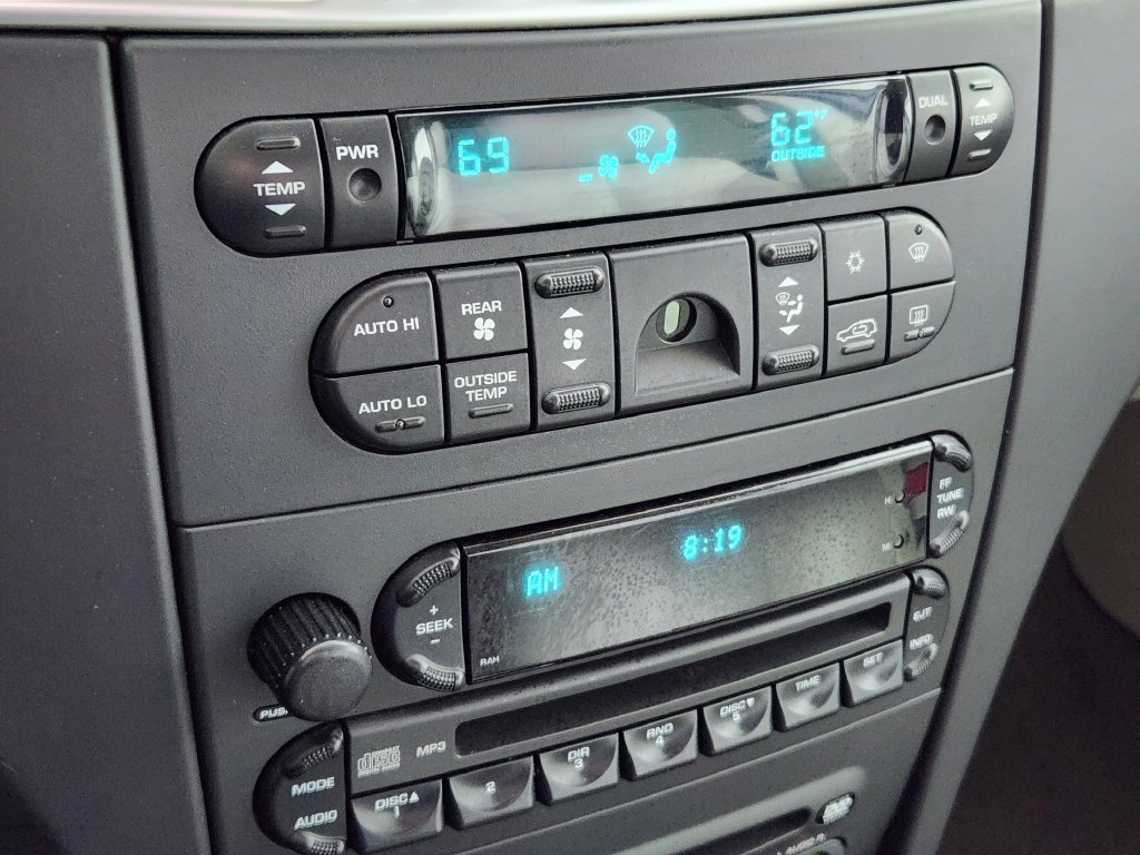 Used 2005 Chrysler Pacifica Touring AWD/4WD image 23