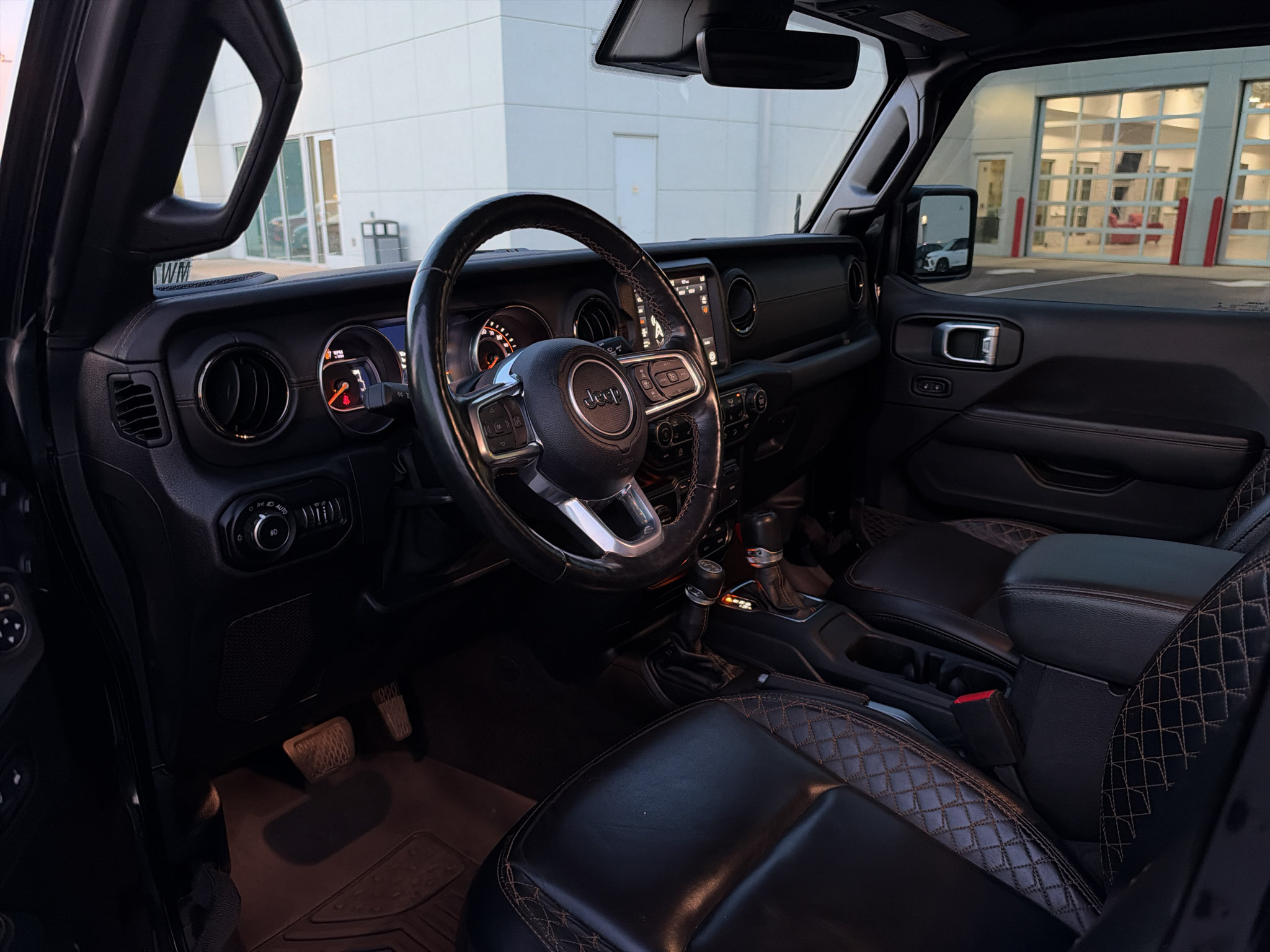 Used 2021 Jeep Wrangler Unlimited Sahara AWD/4WD image 10