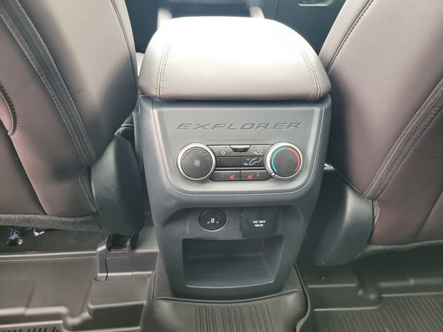 Used 2025 Ford Explorer Platinum AWD/4WD image 15
