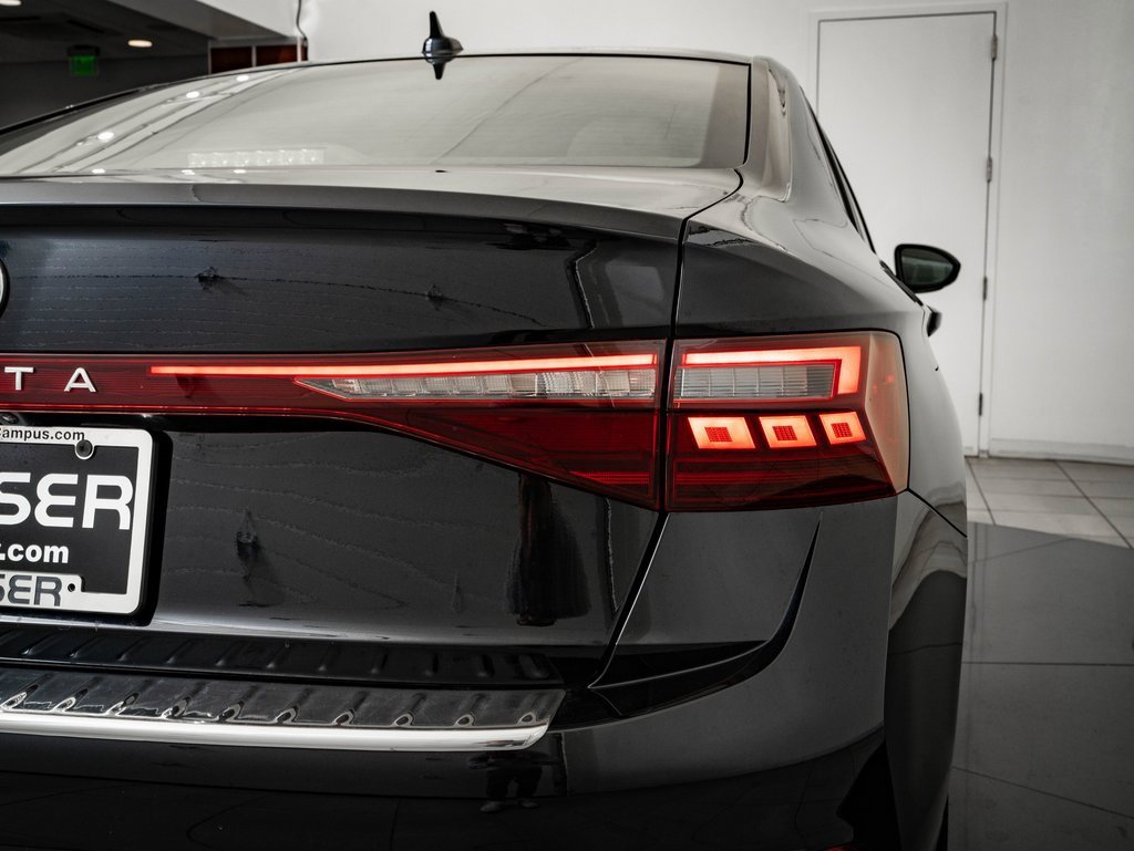 Used 2025 Volkswagen Jetta Sport image 9