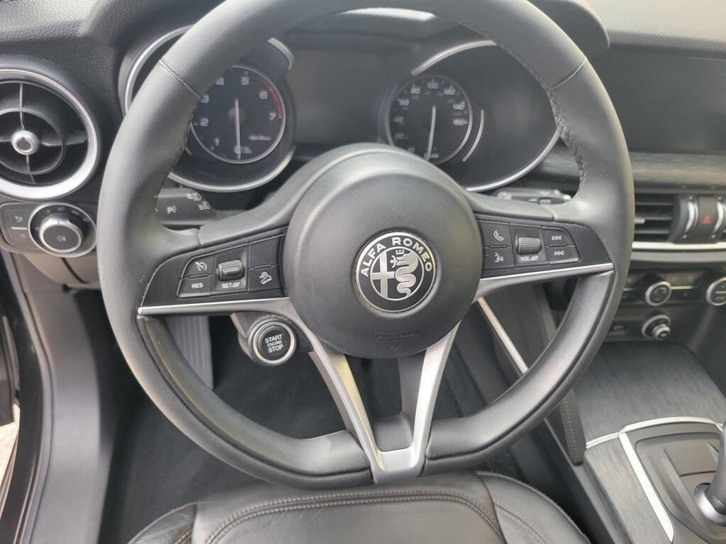 Used 2019 Alfa Romeo Stelvio Sprint w/ Nero Edizione image 32