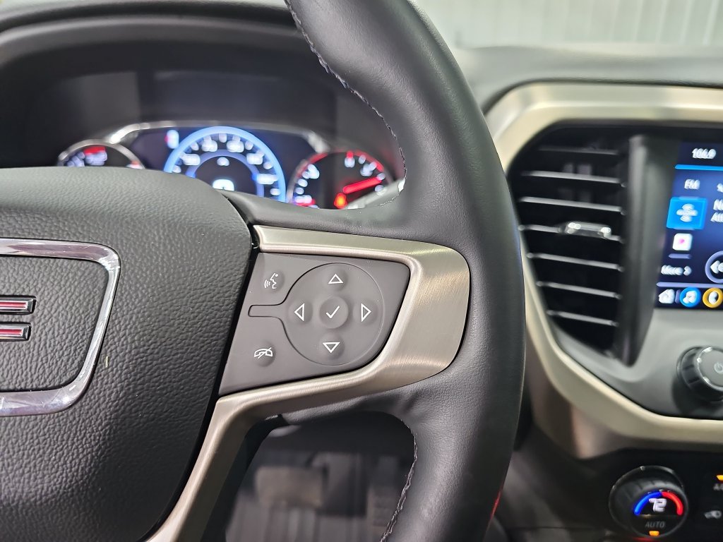 Used 2023 GMC Acadia Denali w/ Denali Ultimate Package AWD/4WD image 18