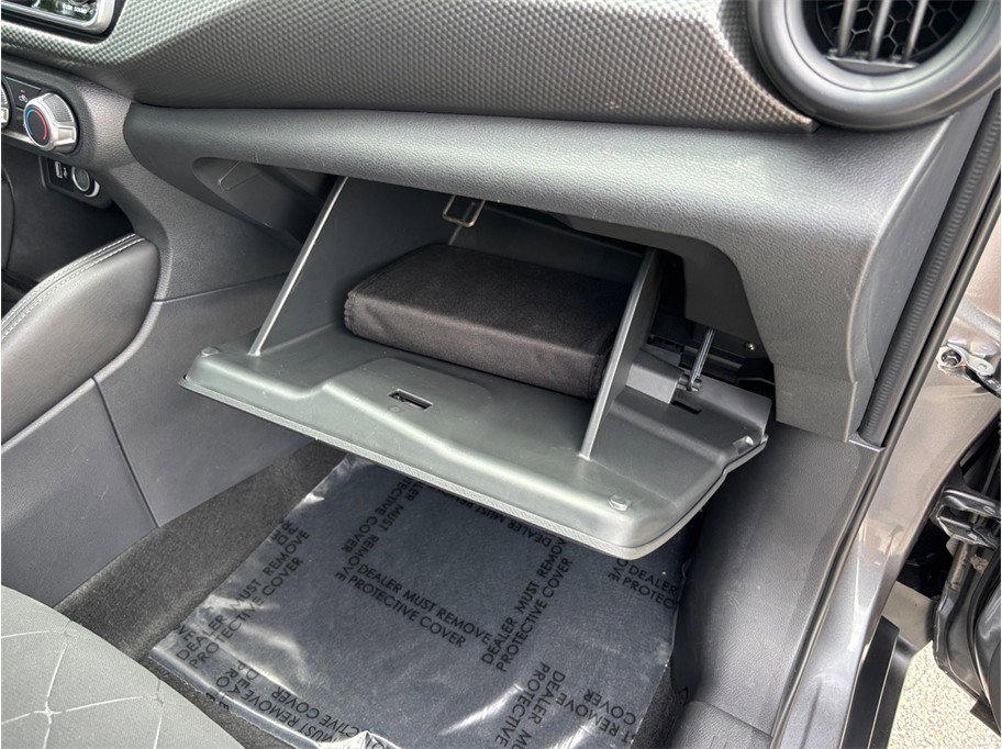 Used 2019 Nissan Kicks S FWD image 34