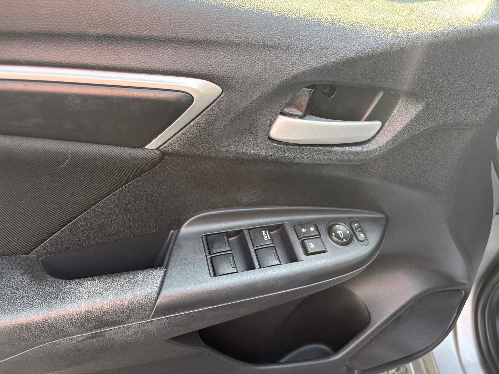 Used 2017 Honda Fit LX image 9