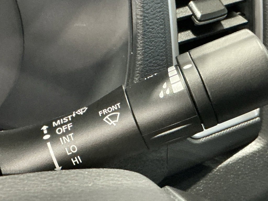 Used 2024 Nissan Frontier SV w/ Technology Package image 12