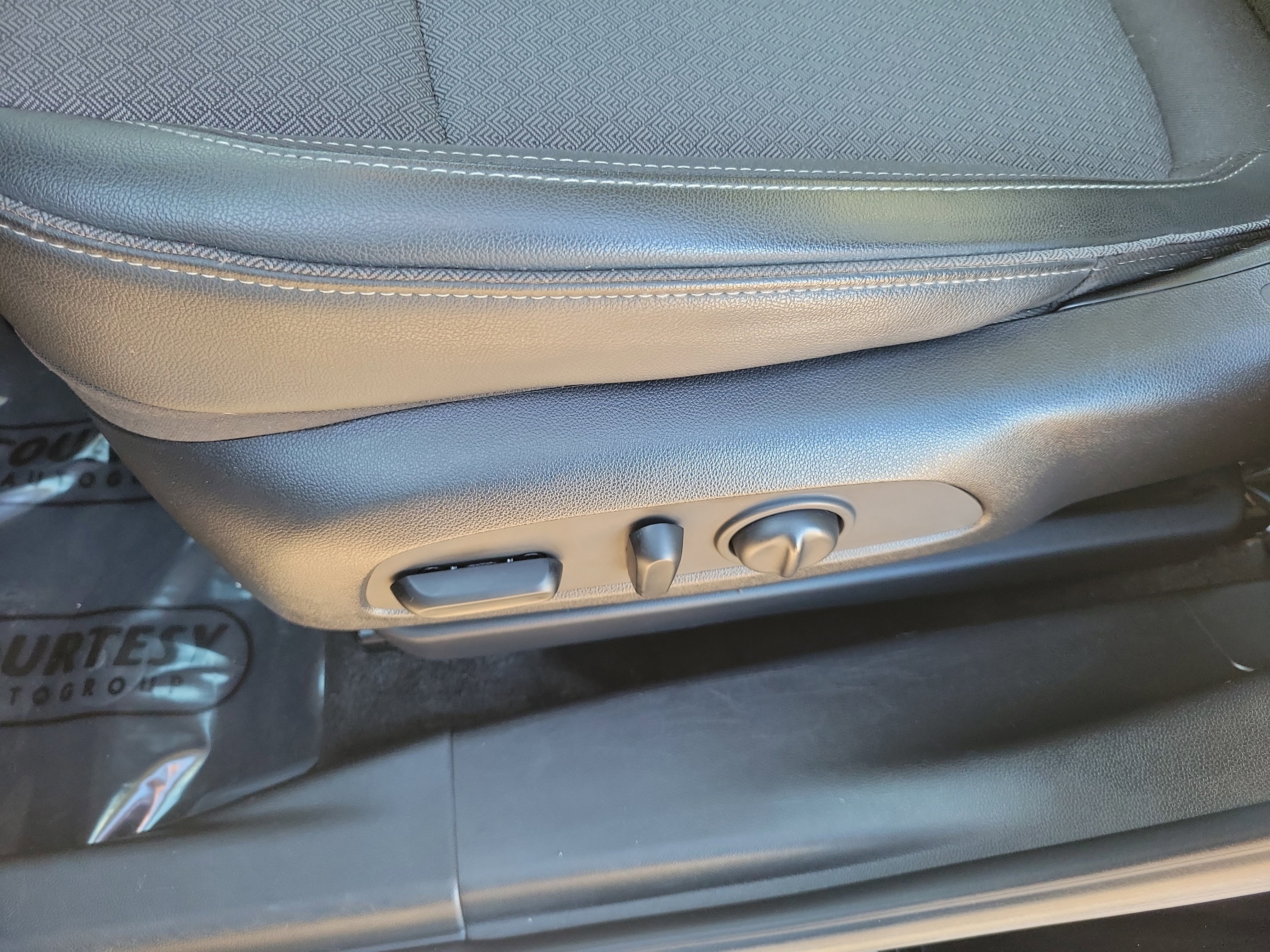 Used 2022 Buick Encore GX Select image 11