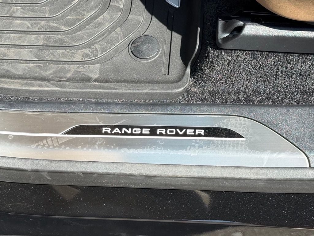 New 2026 Land Rover Range Rover SE AWD/4WD image 13