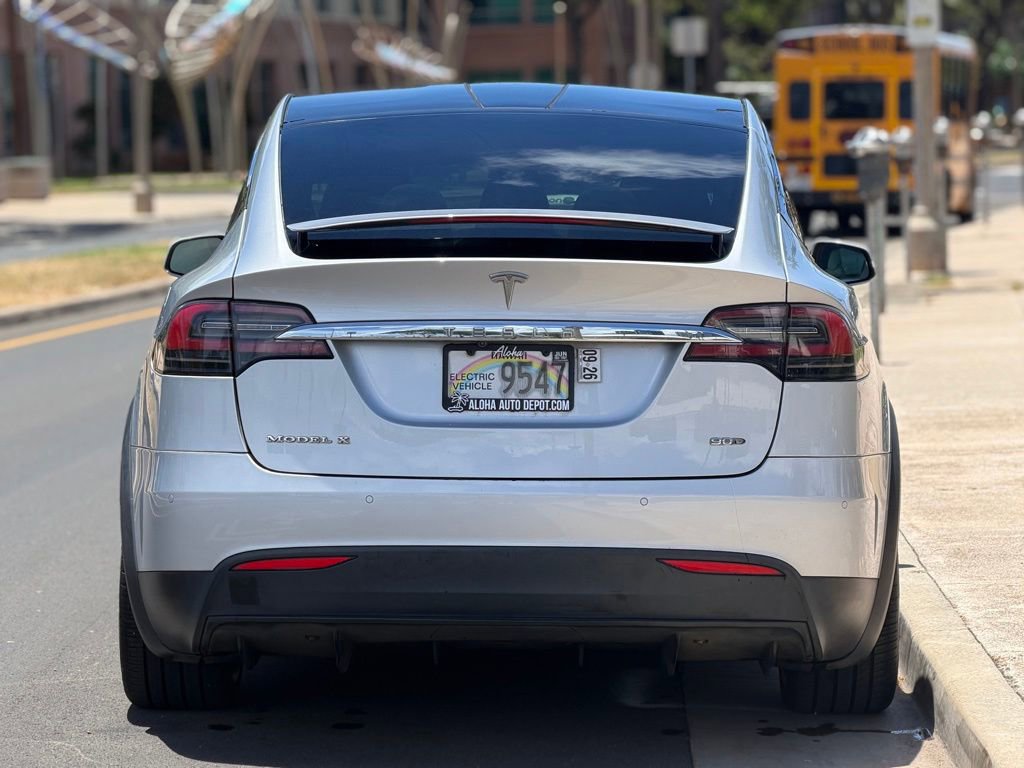Used 2017 Tesla Model X 90D AWD/4WD image 4