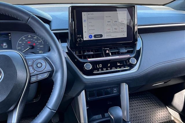 Used 2024 Toyota Corolla Cross SE image 9