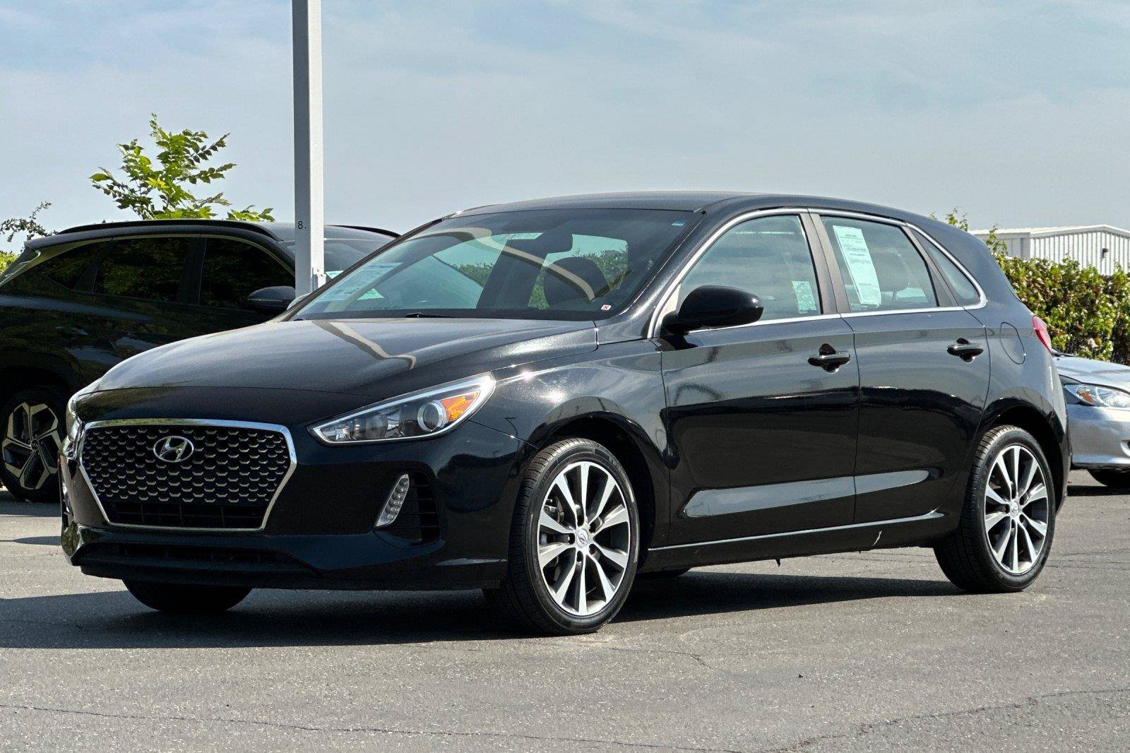 Used 2020 Hyundai Elantra GT FWD image 7