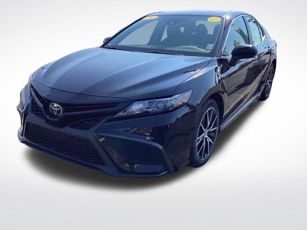 Used 2024 Toyota Camry SE FWD image 5