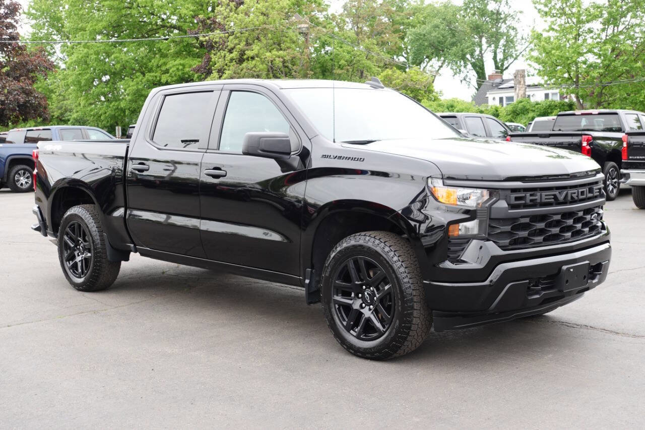 Used 2023 Chevrolet Silverado 1500 Custom w/ LPO, Dark Essentials Package AWD/4WD image 5