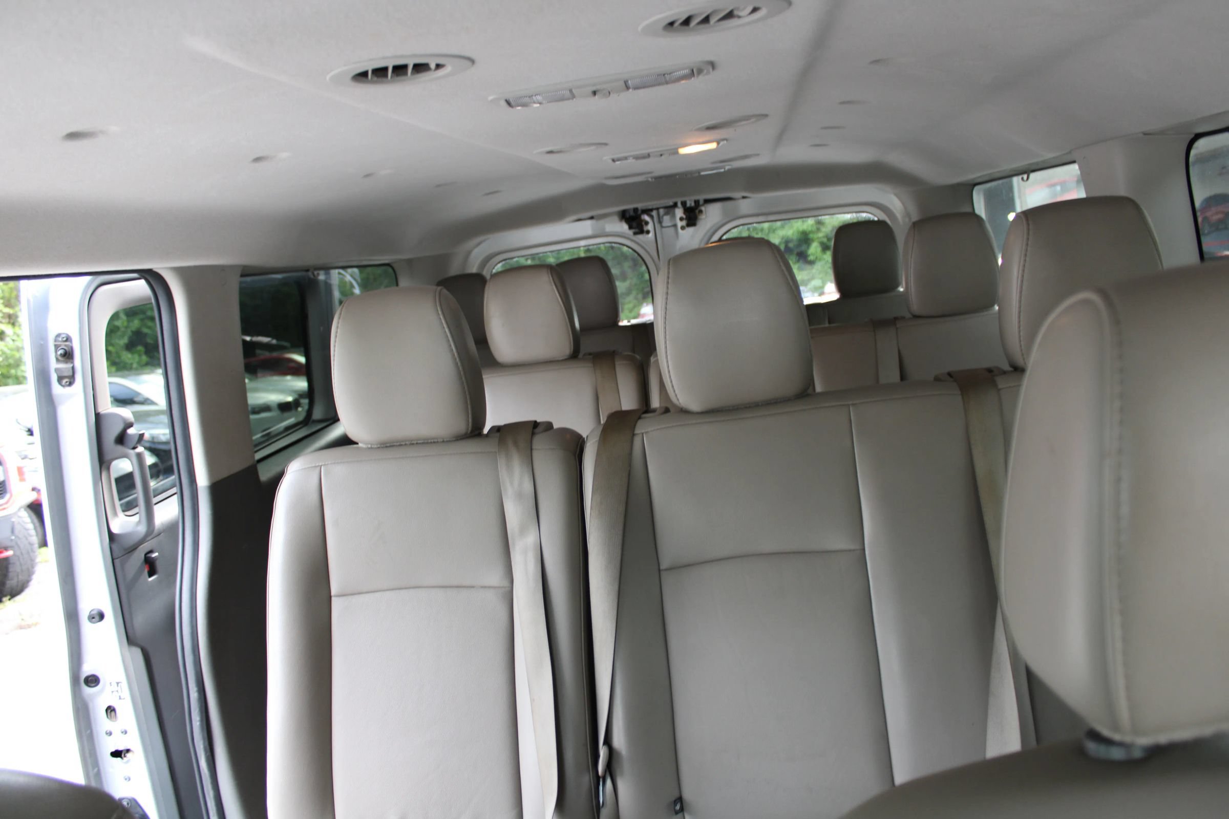 Used 2020 Nissan NV 3500 SL RWD image 21