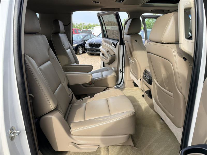 Used 2016 GMC Yukon XL SLT w/ Open Road Package AWD/4WD image 16