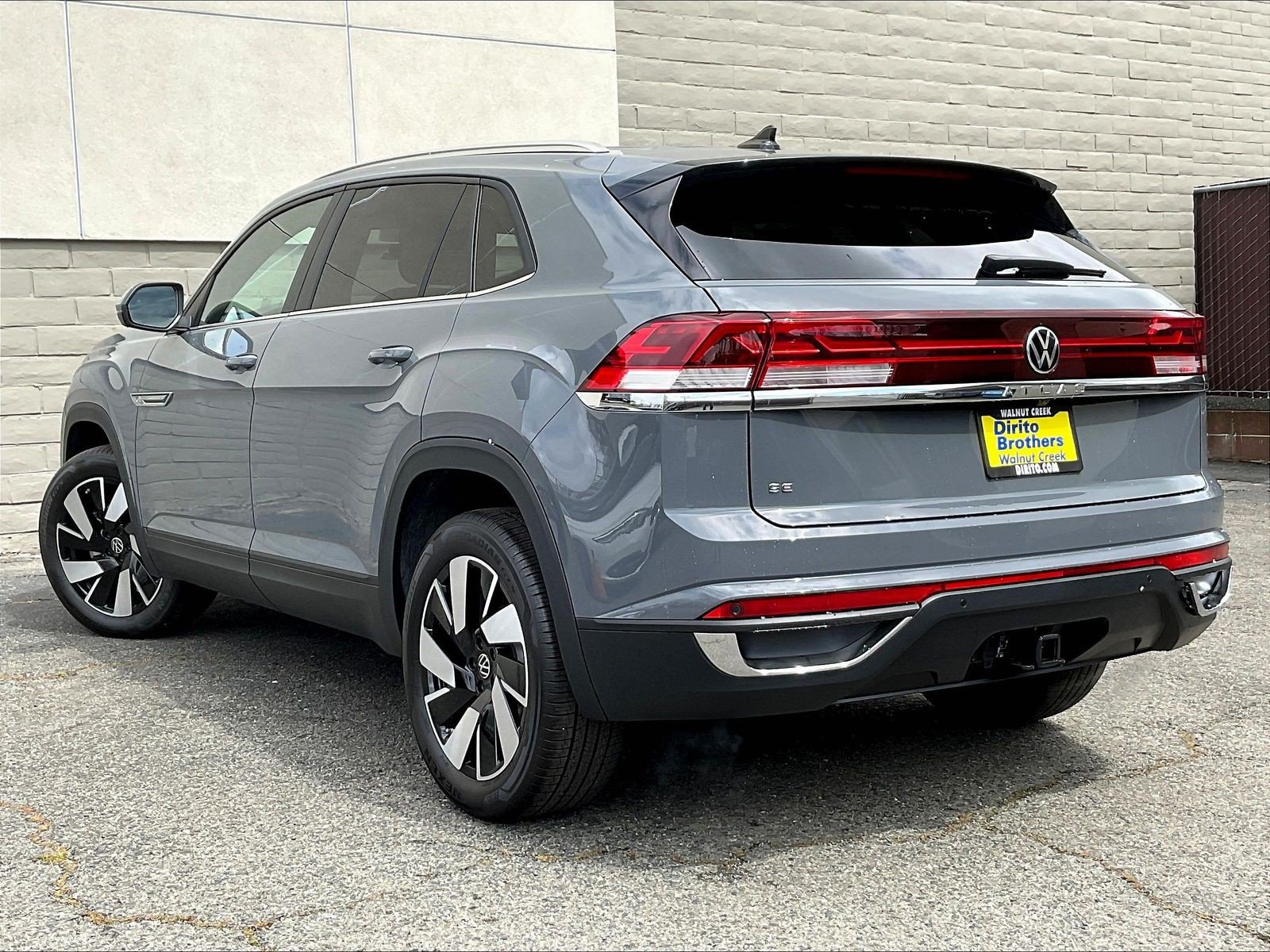 New 2025 Volkswagen Atlas Cross Sport SE FWD image 2