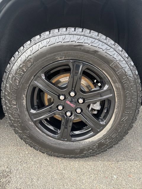 Used 2023 GMC Acadia AT4 w/ Technology Package image 11