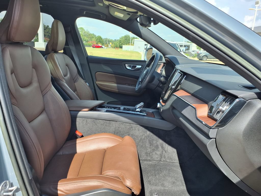 Certified 2023 Volvo XC60 B5 Ultimate AWD/4WD image 22