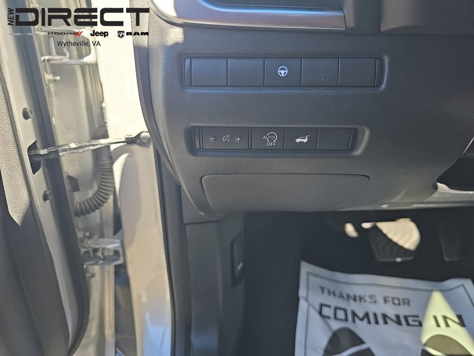 Used 2025 Nissan Rogue SV AWD/4WD image 18