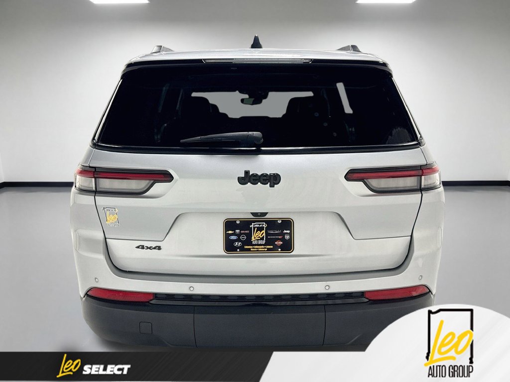 Used 2023 Jeep Grand Cherokee L Laredo AWD/4WD image 9