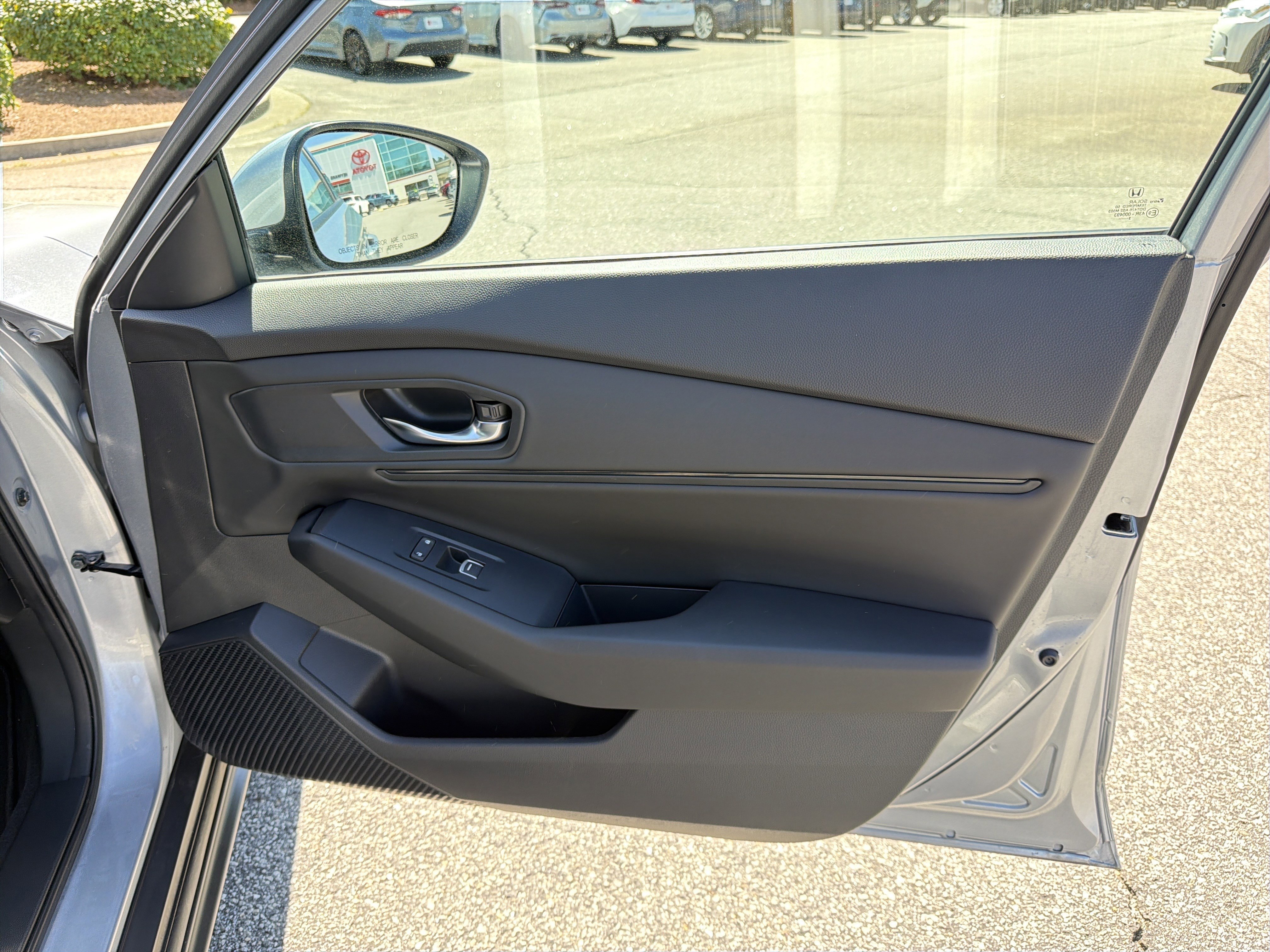 Used 2023 Honda Accord EX image 25
