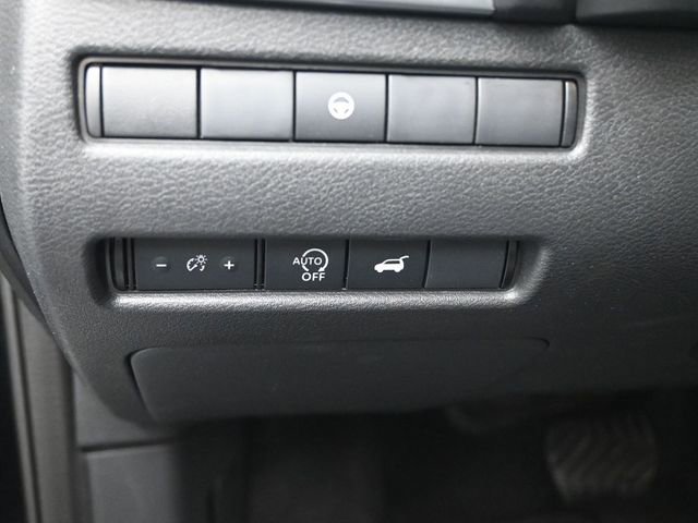 Used 2025 Nissan Rogue SV image 21