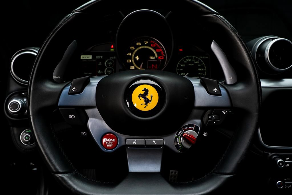 Used 2019 Ferrari Portofino RWD image 21