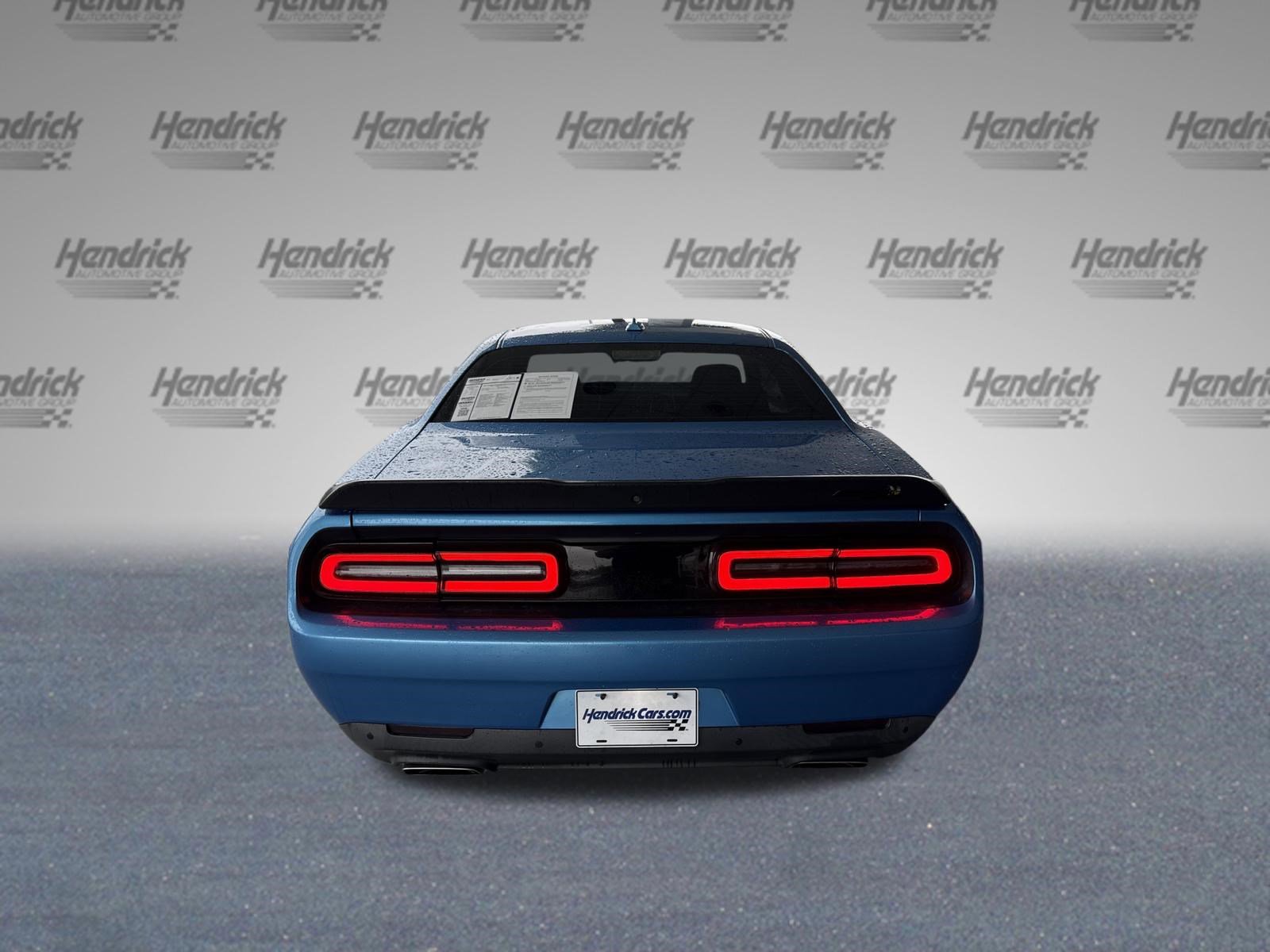 Used 2015 Dodge Challenger R/T Scat Pack RWD image 8