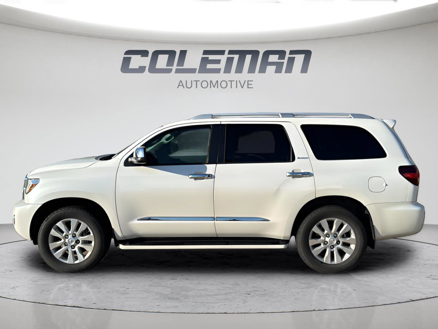 Used 2019 Toyota Sequoia Platinum AWD/4WD image 2