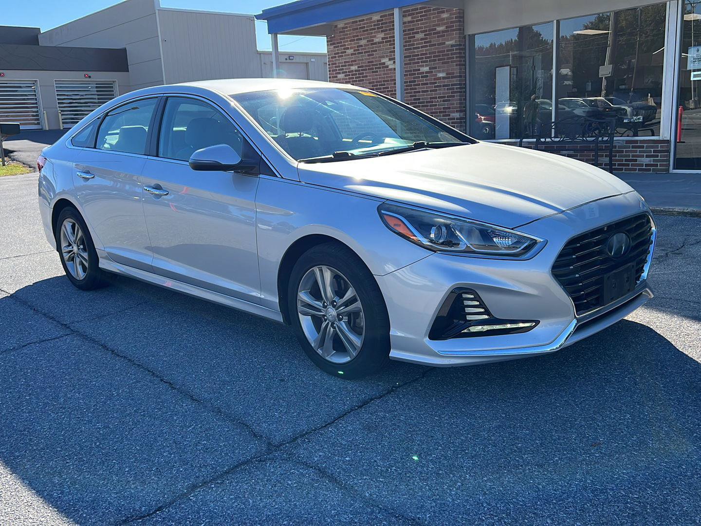 Used 2018 Hyundai Sonata SEL w/ Tech Package 02 FWD image 7