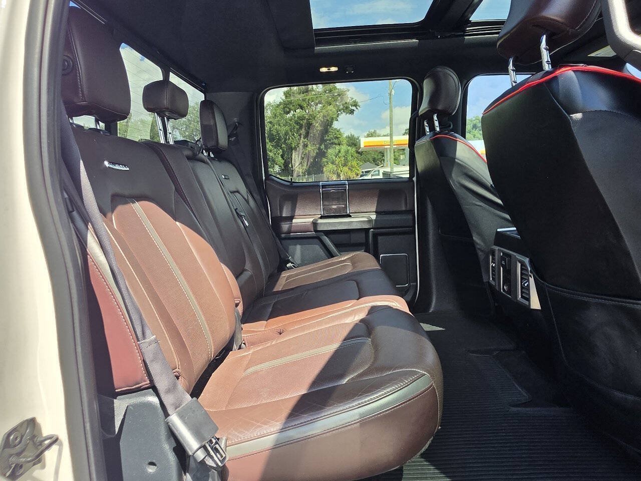 Used 2015 Ford F150 Platinum w/ Equipment Group 701A Luxury RWD image 12