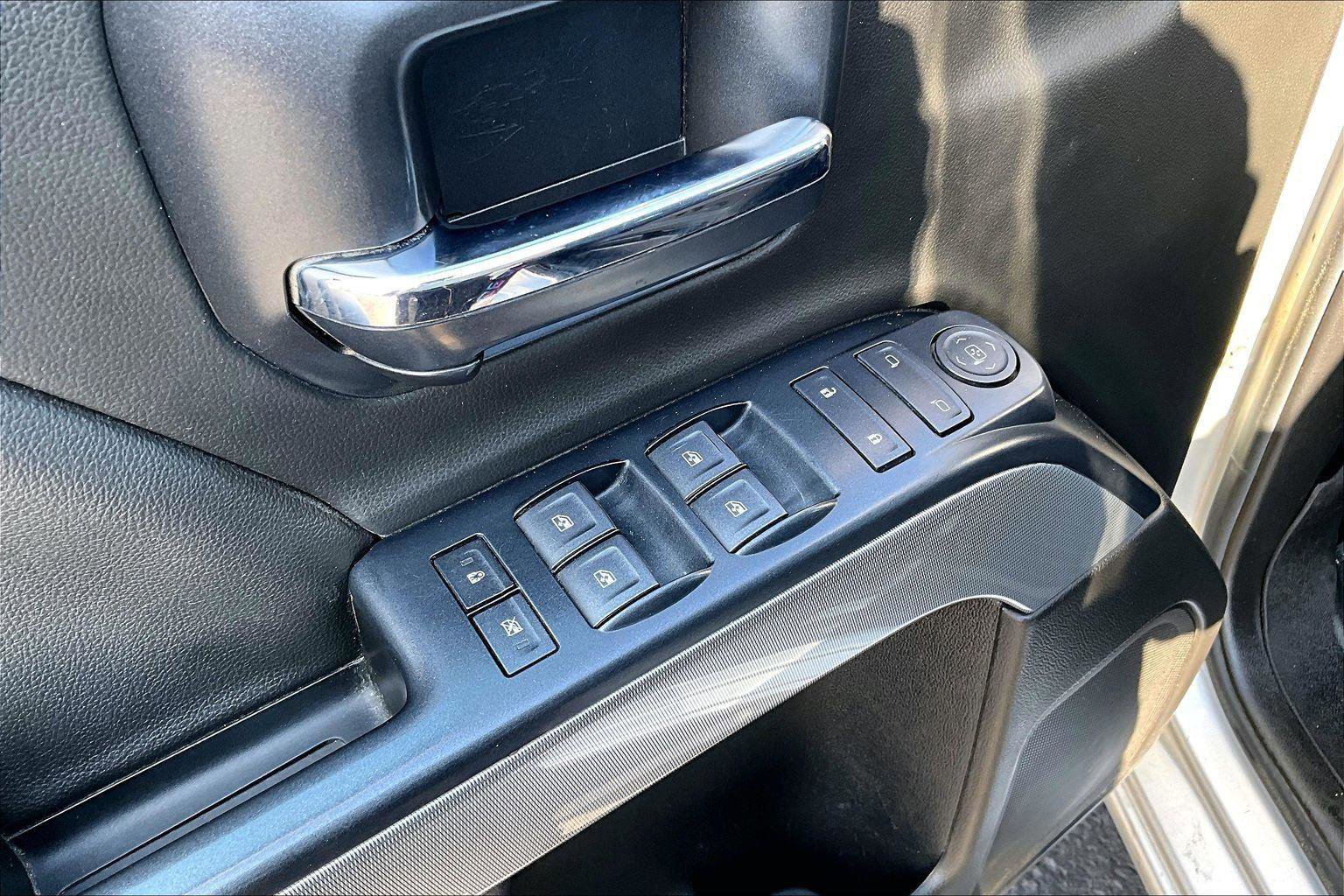 Used 2019 Chevrolet Silverado 1500 LT w/ All Star Edition image 36