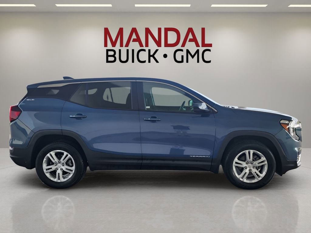 Used 2024 GMC Terrain SLE image 5