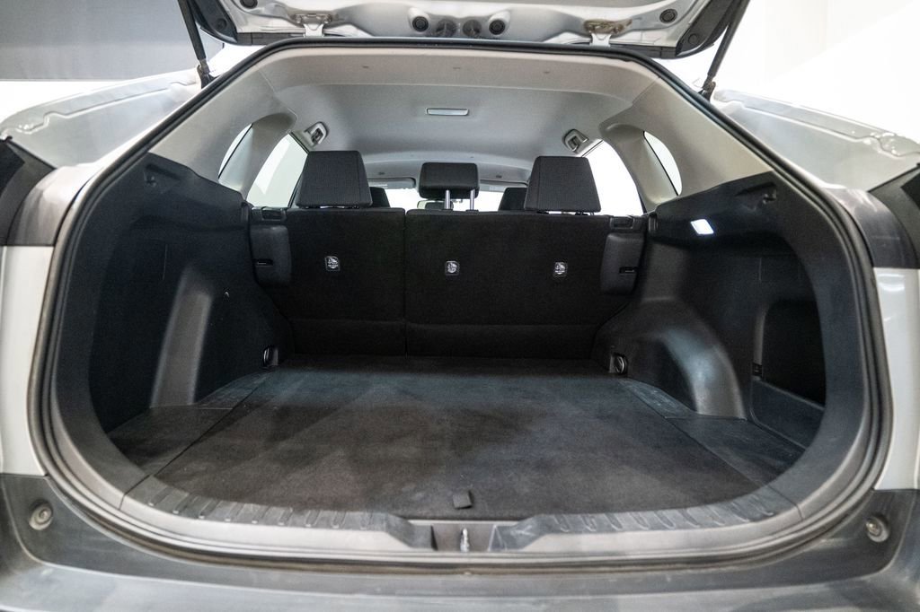 Used 2023 Toyota RAV4 LE image 31