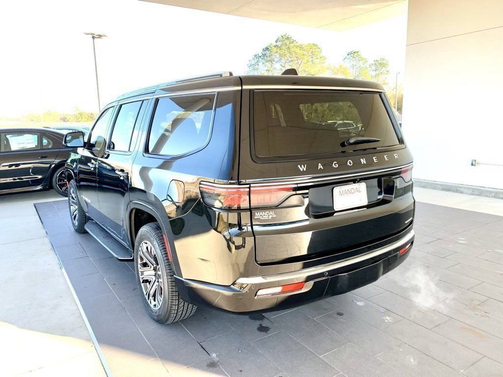 Used 2024 Jeep Wagoneer Series II w/ Flexible Seating Group AWD/4WD image 8