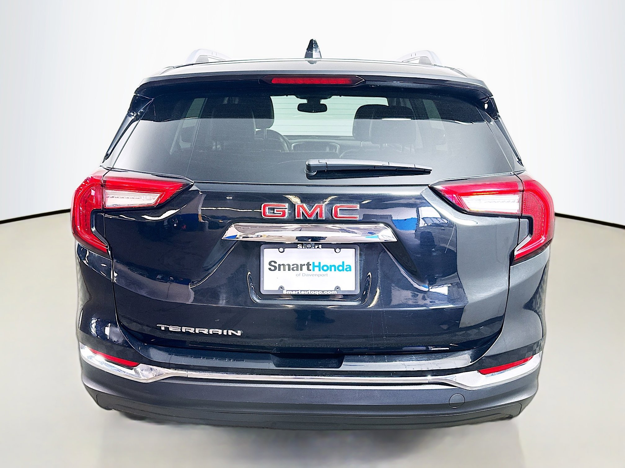 Used 2024 GMC Terrain SLT image 6