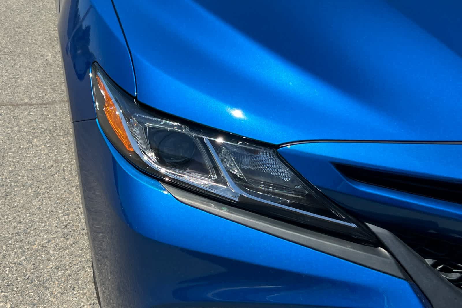 Used 2019 Toyota Camry SE w/ Convenience Package FWD image 14