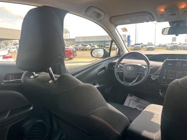 Used 2022 Toyota Prius LE image 14